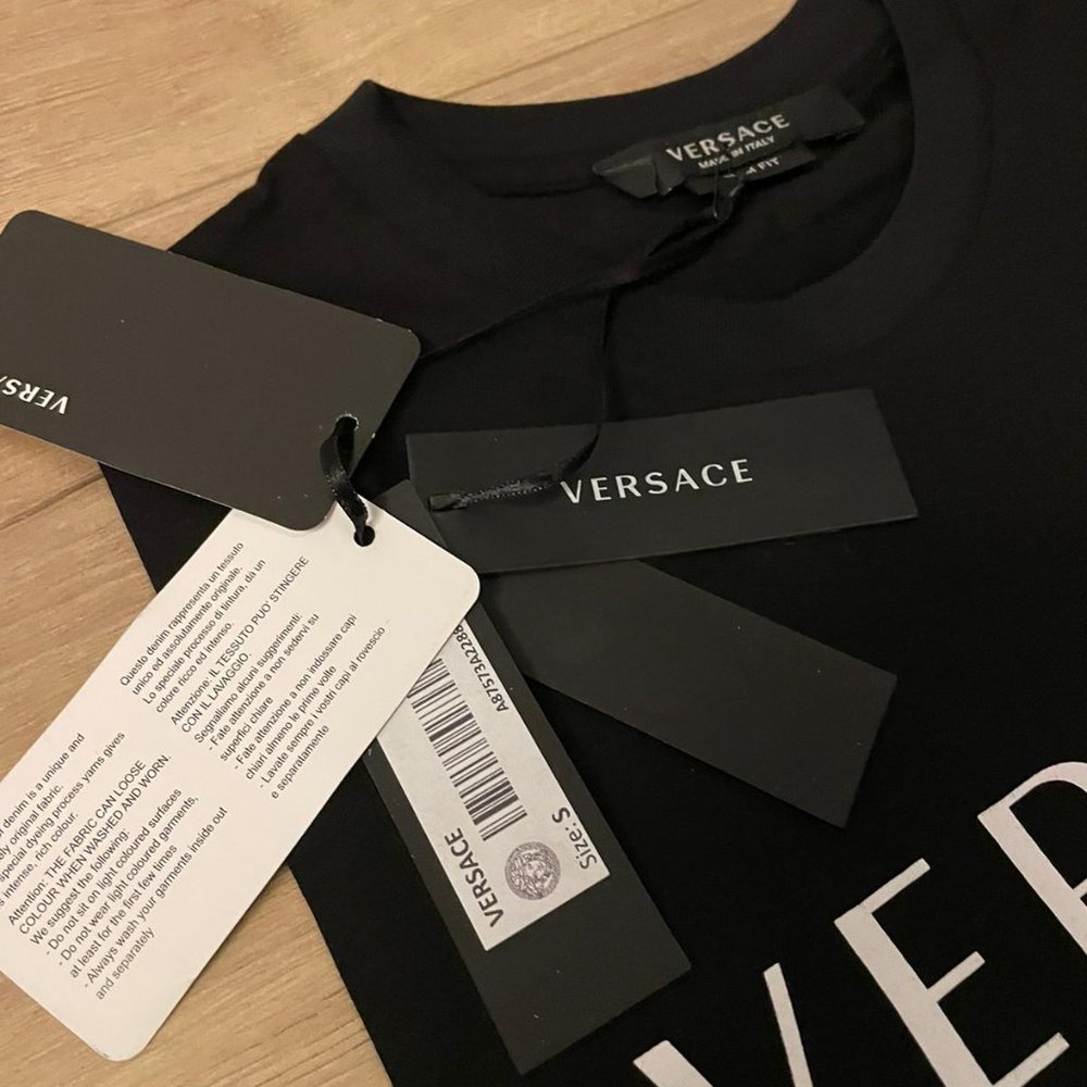 Versace Men's Black T-shirt - Picture 2 of 6